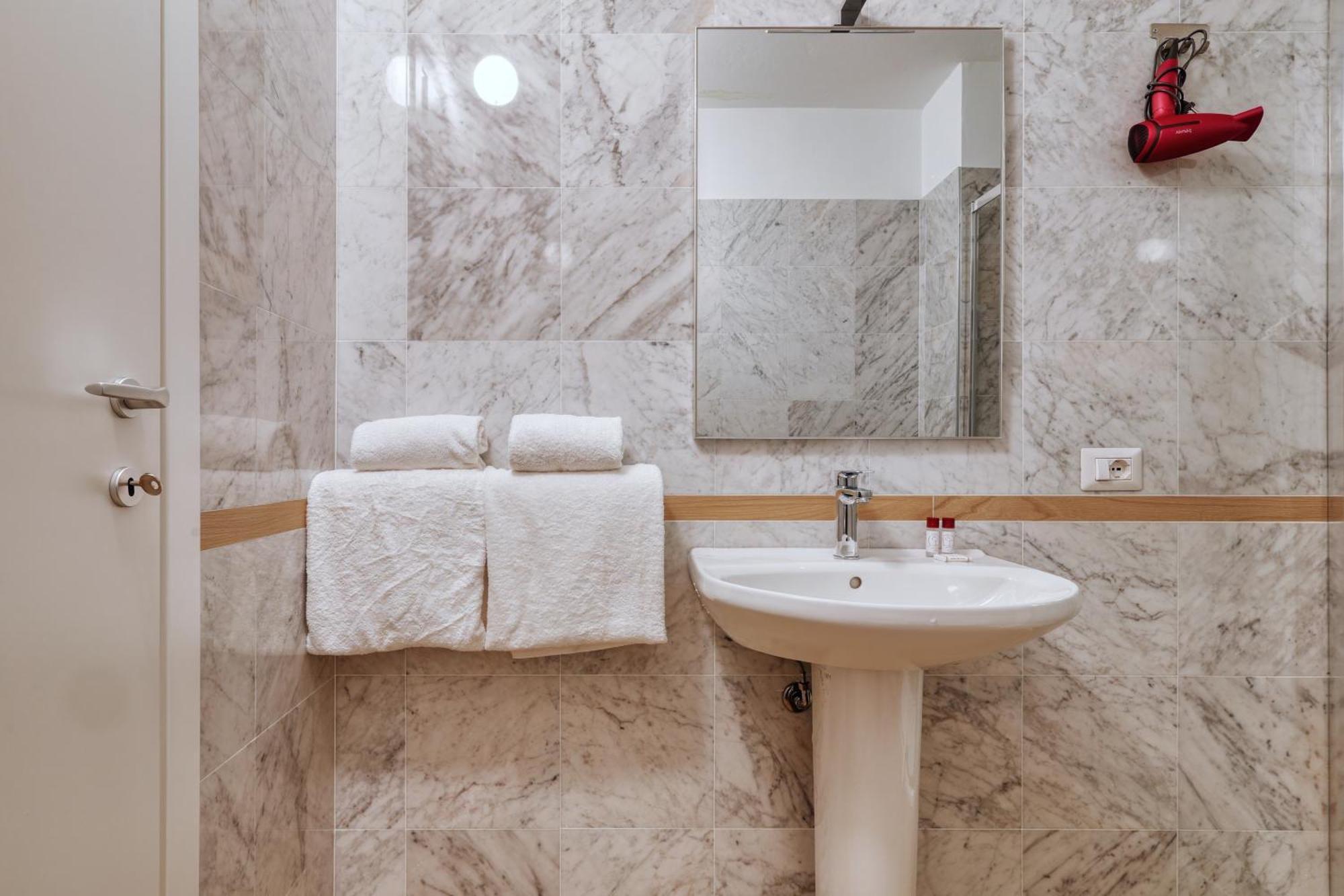 Joivy Chic 3-Bed Flat Near Colonne Di San Lorenzo Milánó Kültér fotó